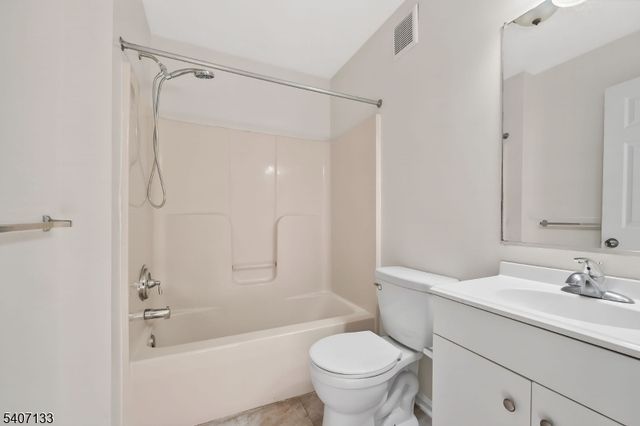 110 Redwood Ave, Paterson City, NJ 07522