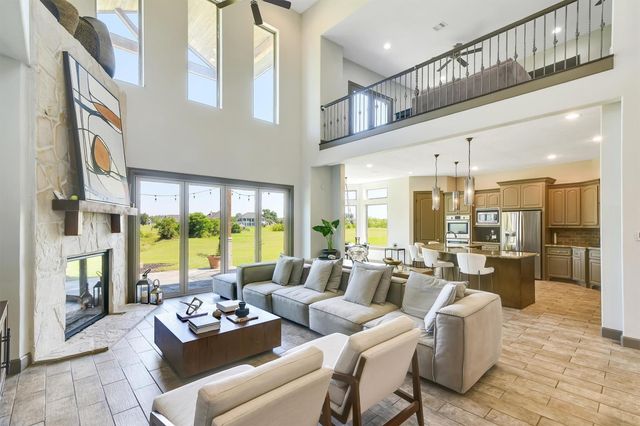 145 Grandview Boulevard, Montgomery, TX 77356