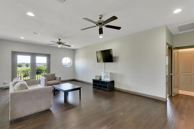 145 Grandview Boulevard, Montgomery, TX 77356