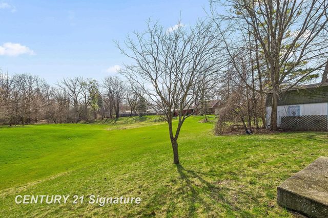 256 River Road, Thomas, MI 48609