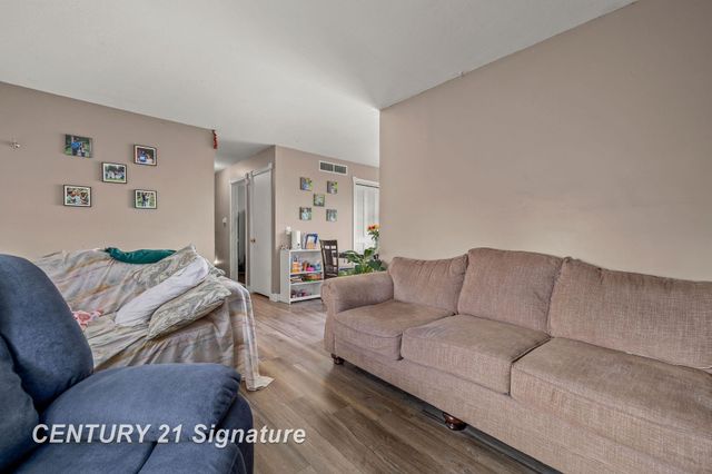 256 River Road, Thomas, MI 48609