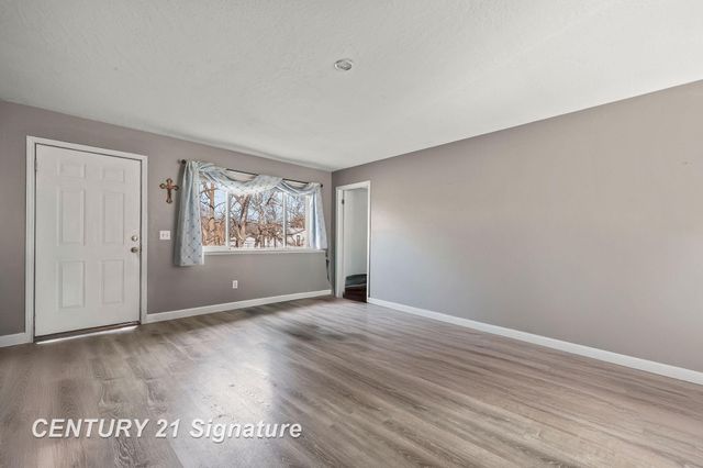 256 River Road, Thomas, MI 48609