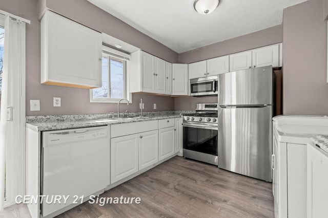 256 River Road, Thomas, MI 48609