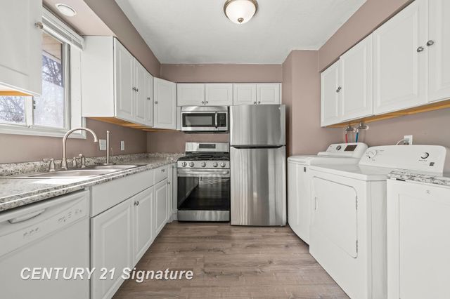 256 River Road, Thomas, MI 48609