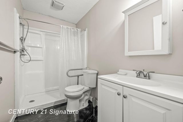 256 River Road, Thomas, MI 48609