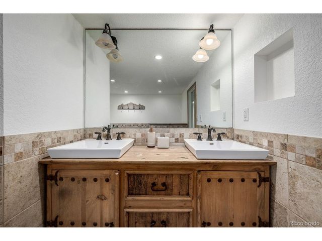 2320 Dexter St, Denver, CO 80207