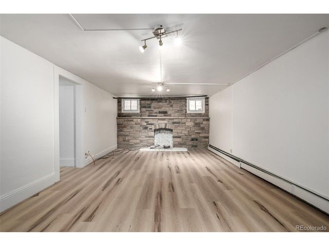 2320 Dexter St, Denver, CO 80207