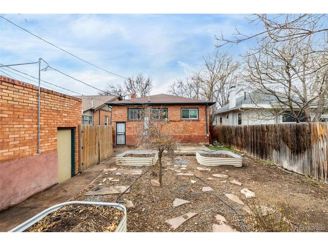 2320 Dexter St, Denver, CO 80207