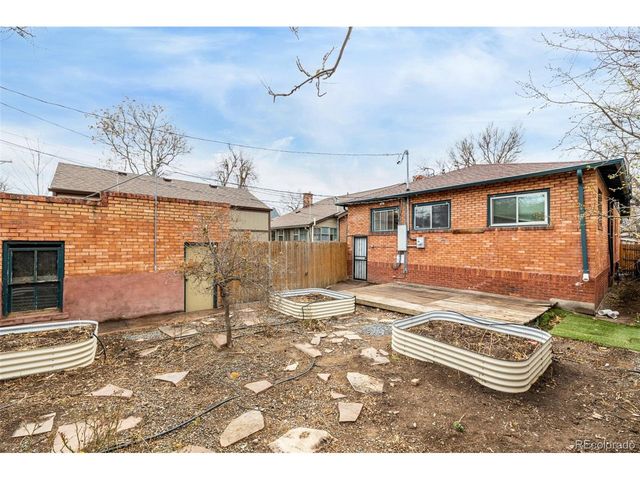 2320 Dexter St, Denver, CO 80207