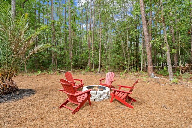 30 Sweet Bay Ln, Hilton Head Island, SC 29926