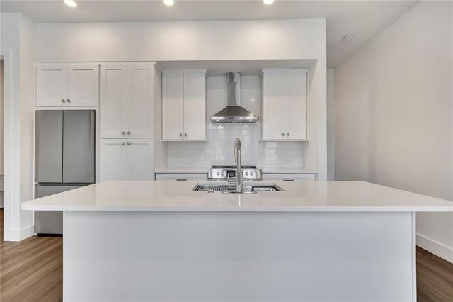 9040 Main Street 128, Woodstock, GA 30188