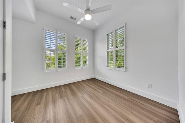 9040 Main Street 128, Woodstock, GA 30188