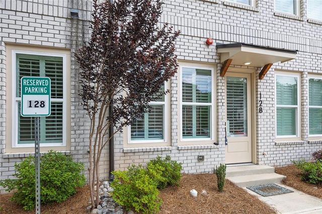 9040 Main Street 128, Woodstock, GA 30188