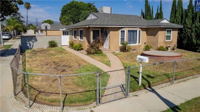 12560 Mineola, Los Angeles, CA 91331