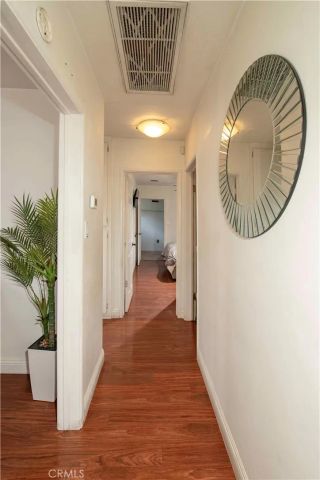 12560 Mineola, Los Angeles, CA 91331