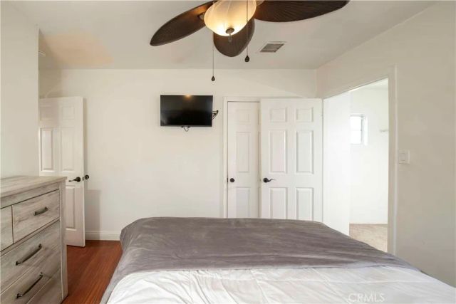 12560 Mineola, Los Angeles, CA 91331