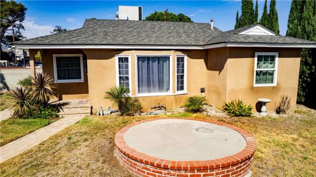 12560 Mineola, Los Angeles, CA 91331