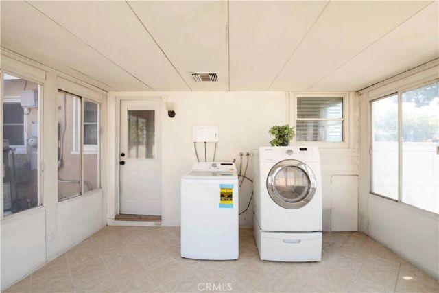12560 Mineola, Los Angeles, CA 91331