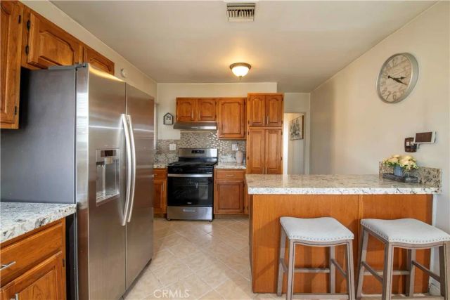 12560 Mineola, Los Angeles, CA 91331