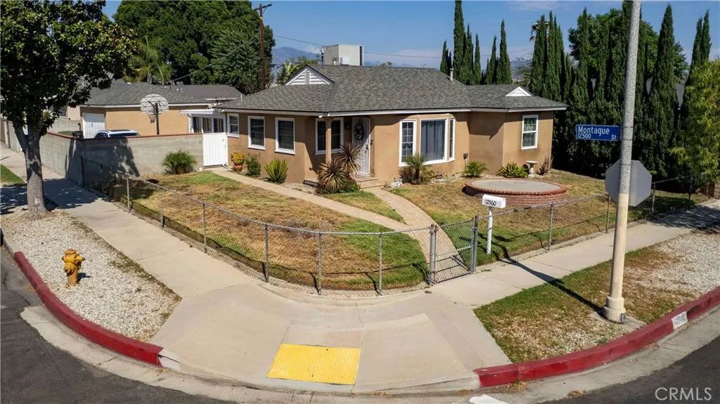 12560 Mineola, Los Angeles, CA 91331