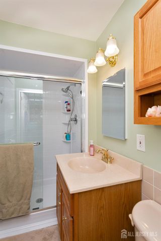 3 Hummingbird Lane, Edison, NJ 08820