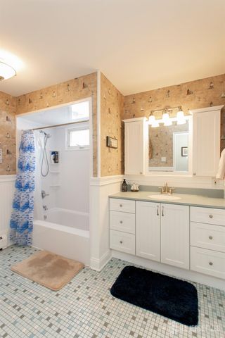 3 Hummingbird Lane, Edison, NJ 08820