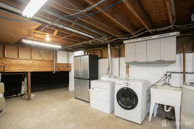 3 Hummingbird Lane, Edison, NJ 08820