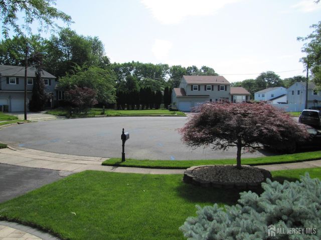 3 Hummingbird Lane, Edison, NJ 08820