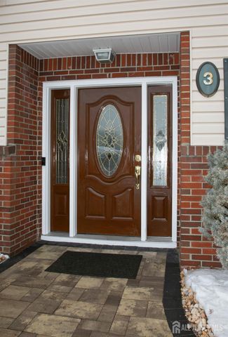 3 Hummingbird Lane, Edison, NJ 08820