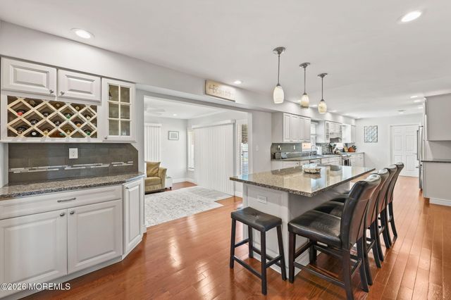 22 Knox Lane, Englishtown, NJ 07726