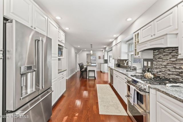 22 Knox Lane, Englishtown, NJ 07726