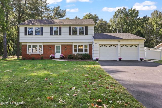 22 Knox Lane, Englishtown, NJ 07726