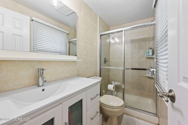 22 Knox Lane, Englishtown, NJ 07726