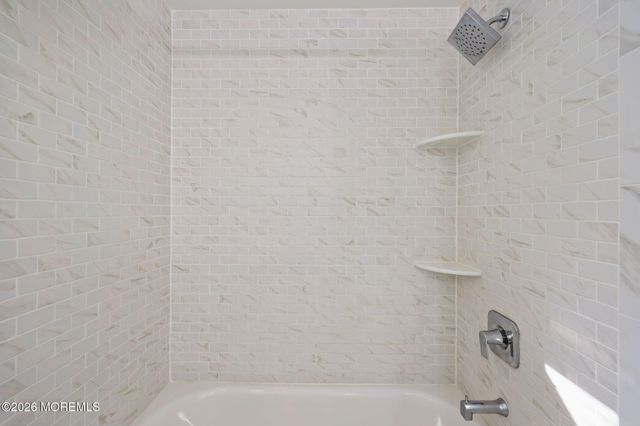 22 Knox Lane, Englishtown, NJ 07726