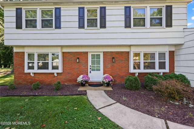 22 Knox Lane, Englishtown, NJ 07726