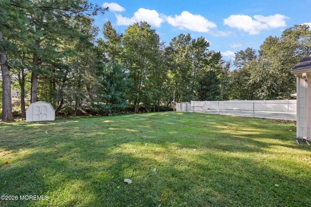 22 Knox Lane, Englishtown, NJ 07726