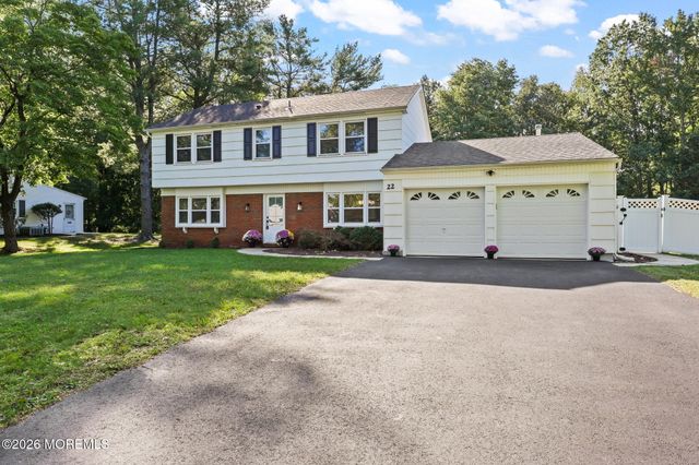 22 Knox Lane, Englishtown, NJ 07726