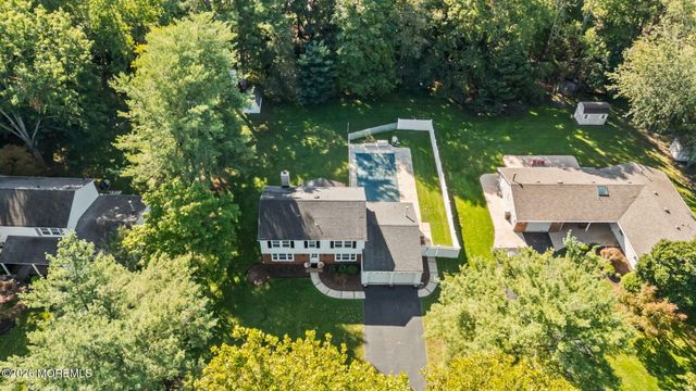 22 Knox Lane, Englishtown, NJ 07726