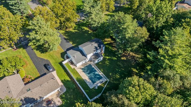22 Knox Lane, Englishtown, NJ 07726