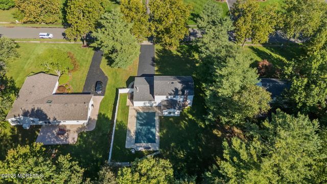 22 Knox Lane, Englishtown, NJ 07726