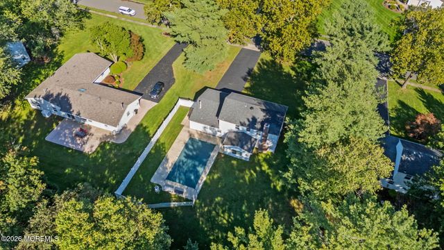 22 Knox Lane, Englishtown, NJ 07726