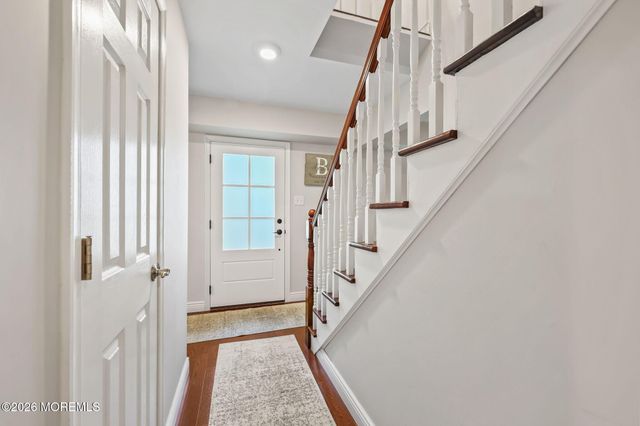 22 Knox Lane, Englishtown, NJ 07726