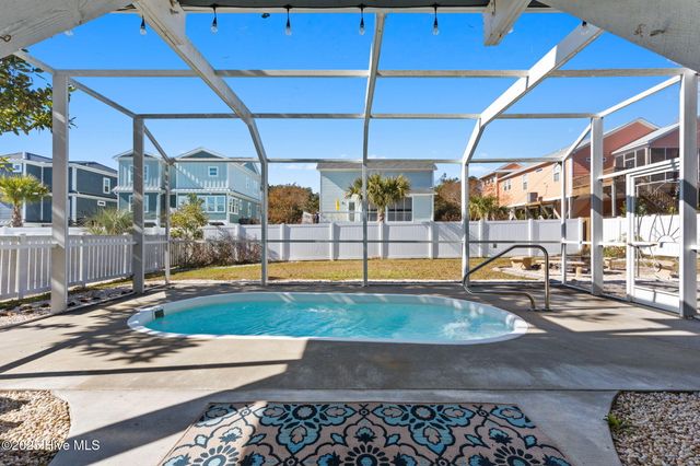 107 SE 71st Street, Oak Island, NC 28465