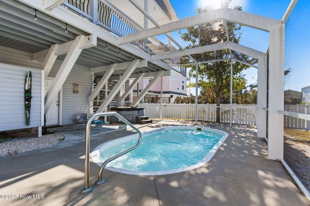 107 SE 71st Street, Oak Island, NC 28465