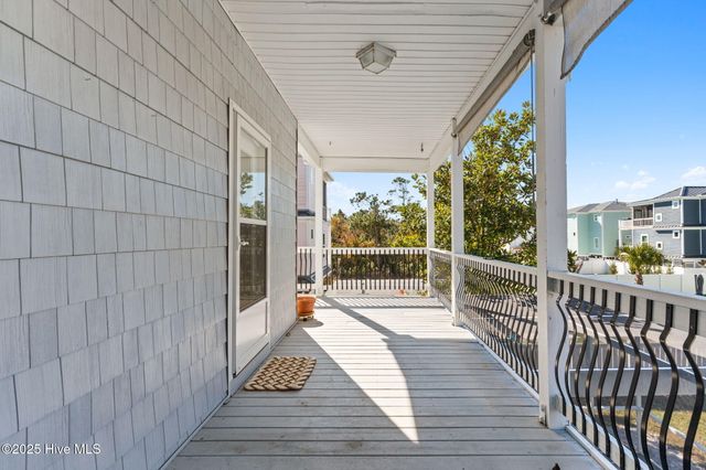 107 SE 71st Street, Oak Island, NC 28465