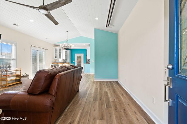 107 SE 71st Street, Oak Island, NC 28465