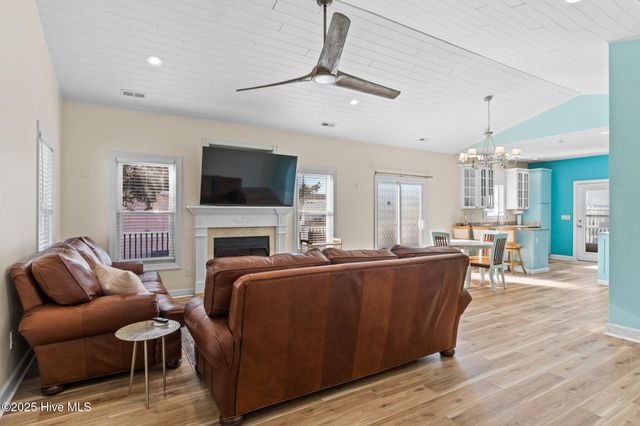 107 SE 71st Street, Oak Island, NC 28465