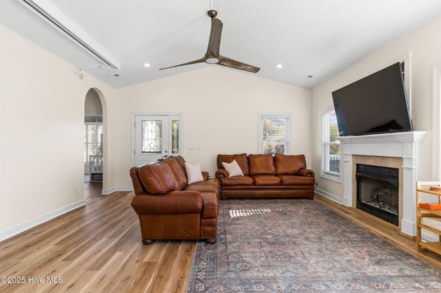 107 SE 71st Street, Oak Island, NC 28465