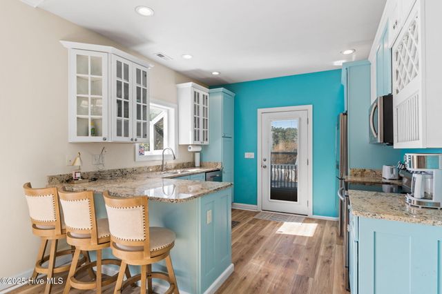 107 SE 71st Street, Oak Island, NC 28465