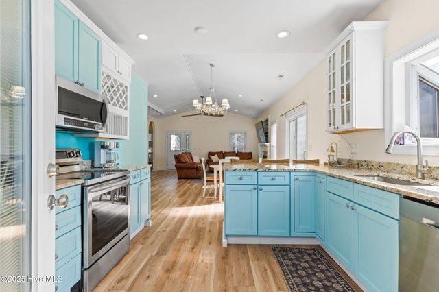 107 SE 71st Street, Oak Island, NC 28465